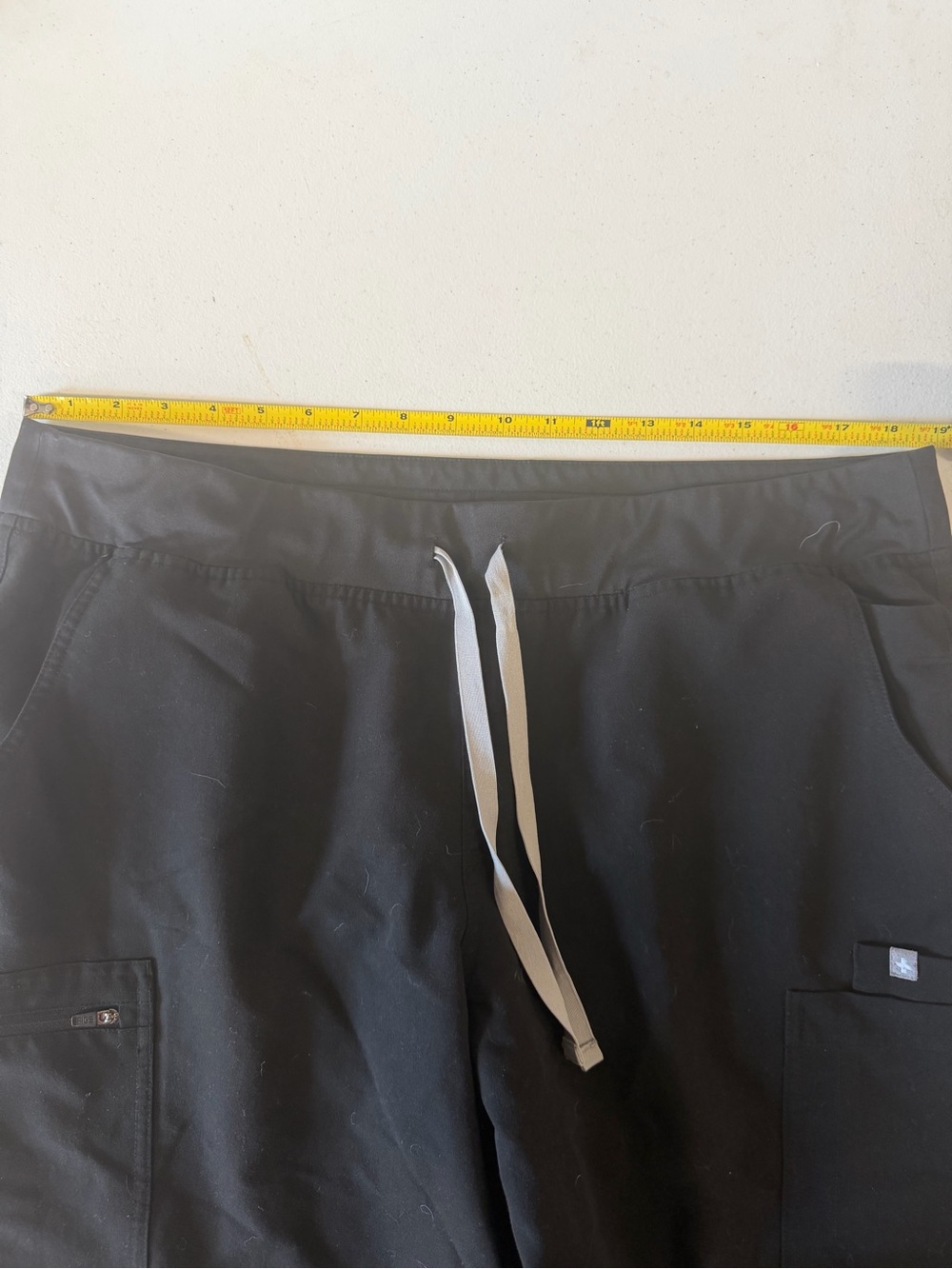 FIGS Technical Collection Black Scrub Pants XXL Women’s Yola Yoga multi pocket - Picture 3 of 4